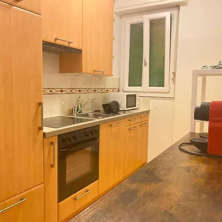 Bright & Fully Furnished Flat In * Lausana