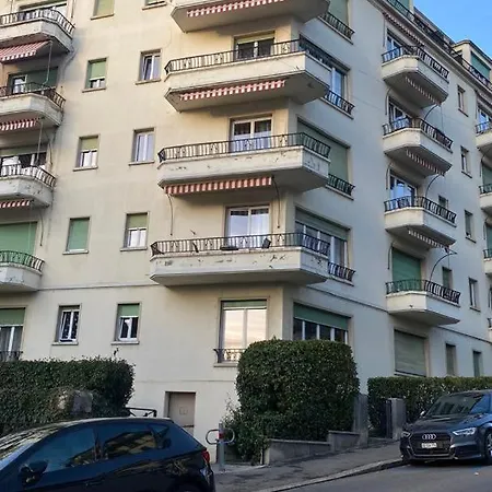 Apartman Bright & Fully Furnished Flat In