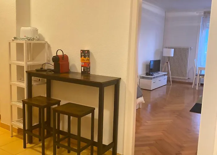 Apartment Bright & Fully Furnished Flat In