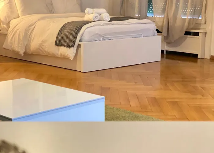 Bright & Fully Furnished Flat In Apartment *